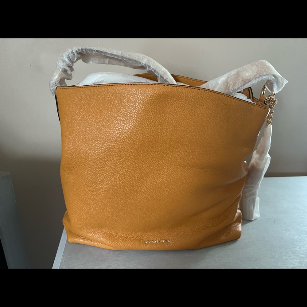 Michael Kors Brooklyn lg leather shoulder bag. Color Cider. Brand new with tags.